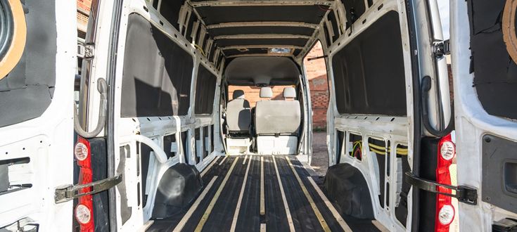 Cómo aislar una furgoneta camper paso a paso