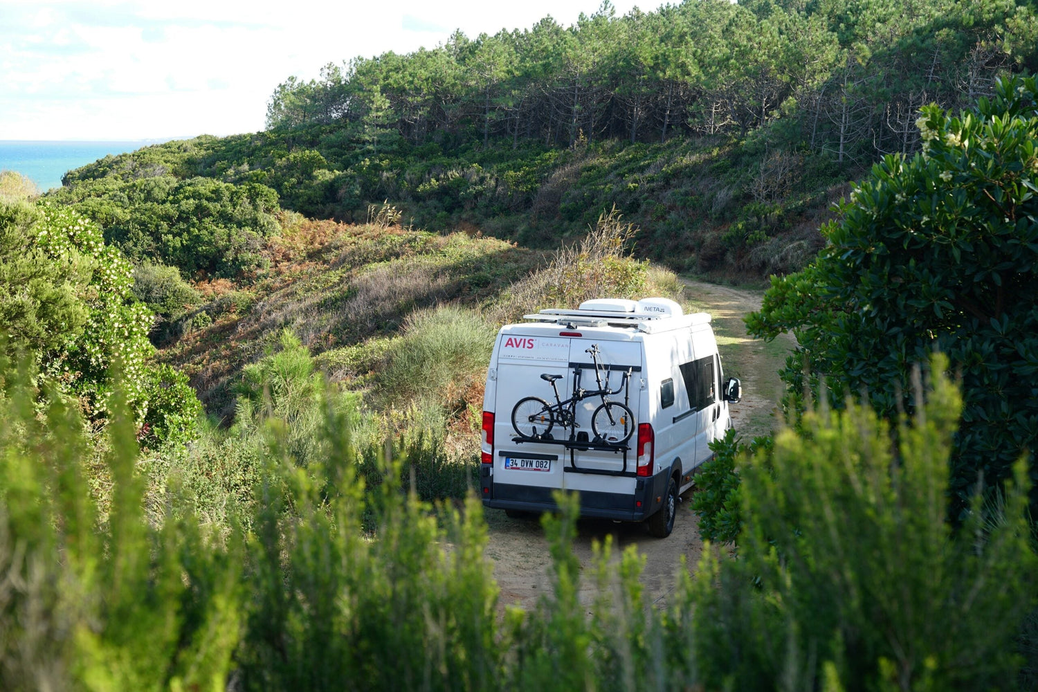 Diferencia entre camper y autocaravana, ¿cuál es mejor?